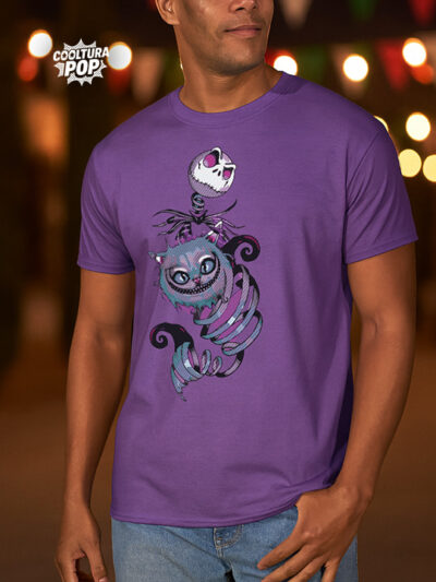 Playera Morada con Diseño de Calavera y Gato – Inspiración Cultura Pop Mexicana